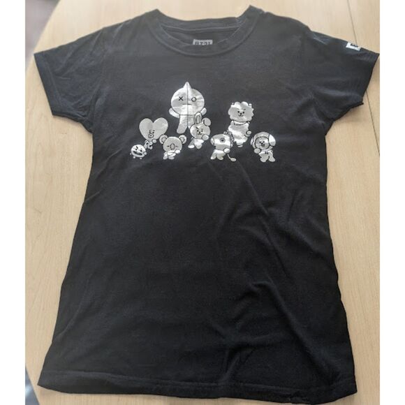 BTS BT21 Line Friends Metallic Silver Foil Group T-Shirt Size Medium - Picture 2 of 7